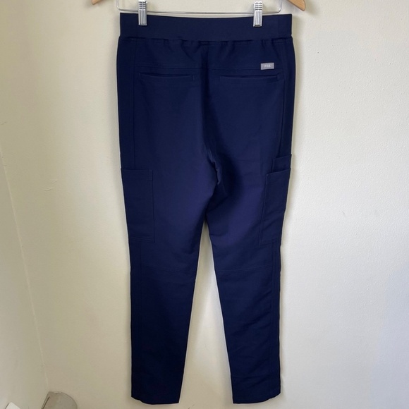 Figs Slim Axim Cargo Scrub Pants - Picture 7 of 12